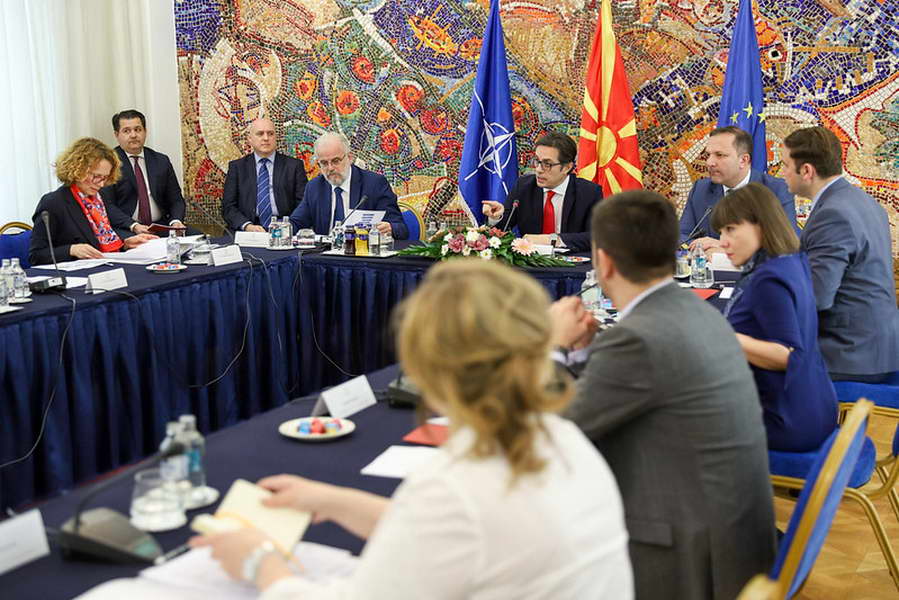 Седница на Советот за безбедност во кабинетот на Претседателот Пендаровски