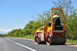 Сугарески: Завршува рехабилитацијата на регионалниот пат Прилеп-Тополчани-Битола, капиталните инвестиции со висок степен на реализација