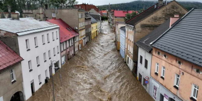 Најмалку осум загинати во поплавите во Европа