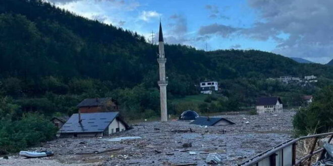 Поплави во Босна и Херцеговина, има и жртви